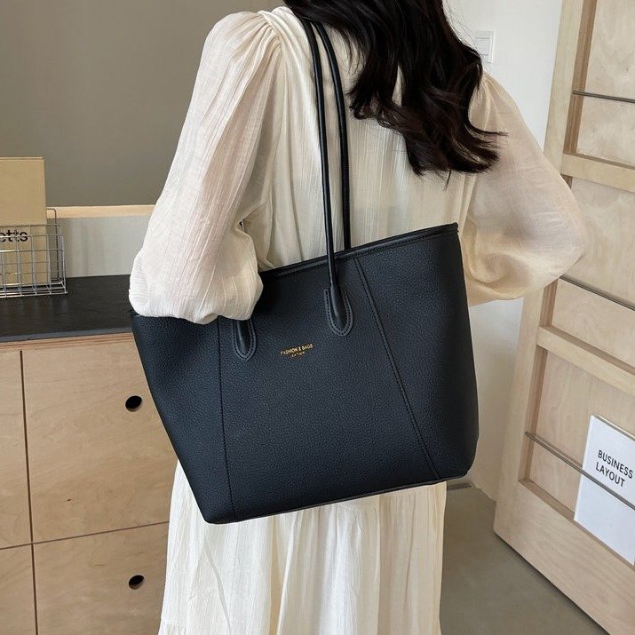 269.9USD--Simple and Elegant, a Versatile Choice - Handbag